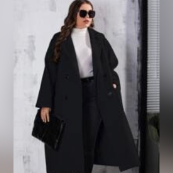 Double pocket Overcoat perfect for the fall or winter - Picture 3 of 3